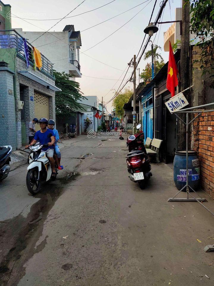 Chủ kẹt tiền cần bán gấp dãy trọ 9 phòng dt 238m2 , giá 1 tỷ 350tr , nằm ngay xã tân phú trung .