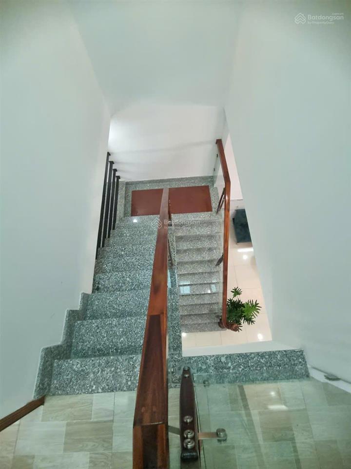 Bán nhà chính chủ gần chợ mỹ hạnh nam 43m2 2pn, 2wc 680tr còn thương lượng