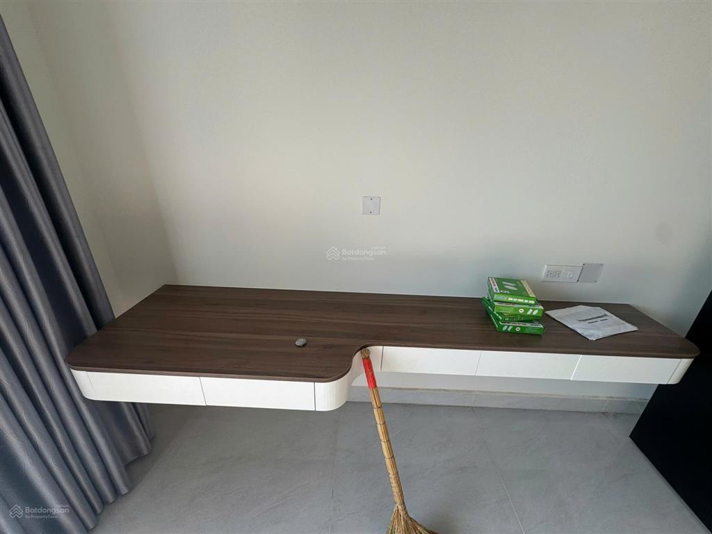 Chủ nhà chuyển nhượng gấp căn hộ officetel 33m² full nội thất. sẵn hợp đồng thuê chỉ với 2ty6