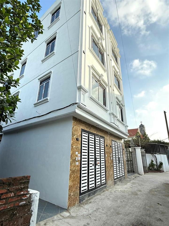 Khách tìm mua ở tài chính hơn 3 tỷ không nên bỏ qua căn nhà biên giang này. 32m2x4t, 4 ngủ. sát ql6