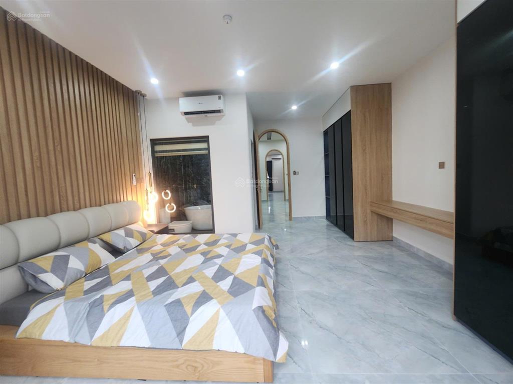 Nhà đẹp full nội thất  gần biển liên chiểu  chỉ xách vali vào ở