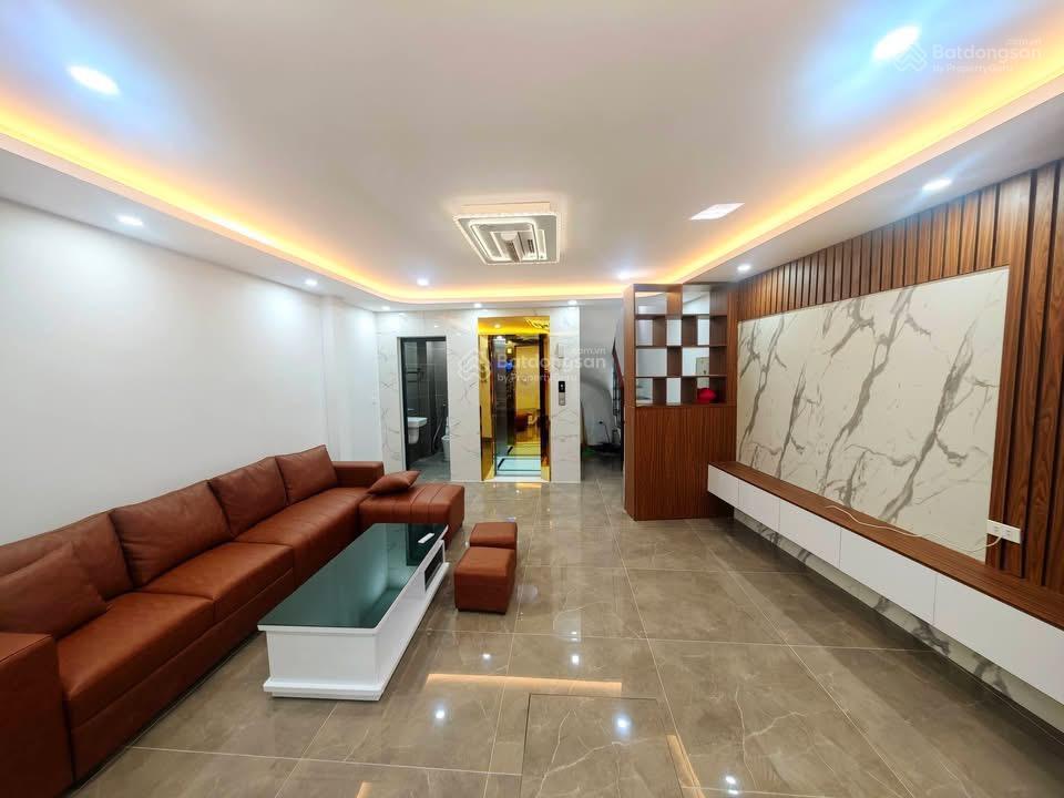 Cầu giấy 7 tầng thang máy thông sàn mới tinh tình tình  vị trí đỉnh chóp gần ô tô  2 thoáng