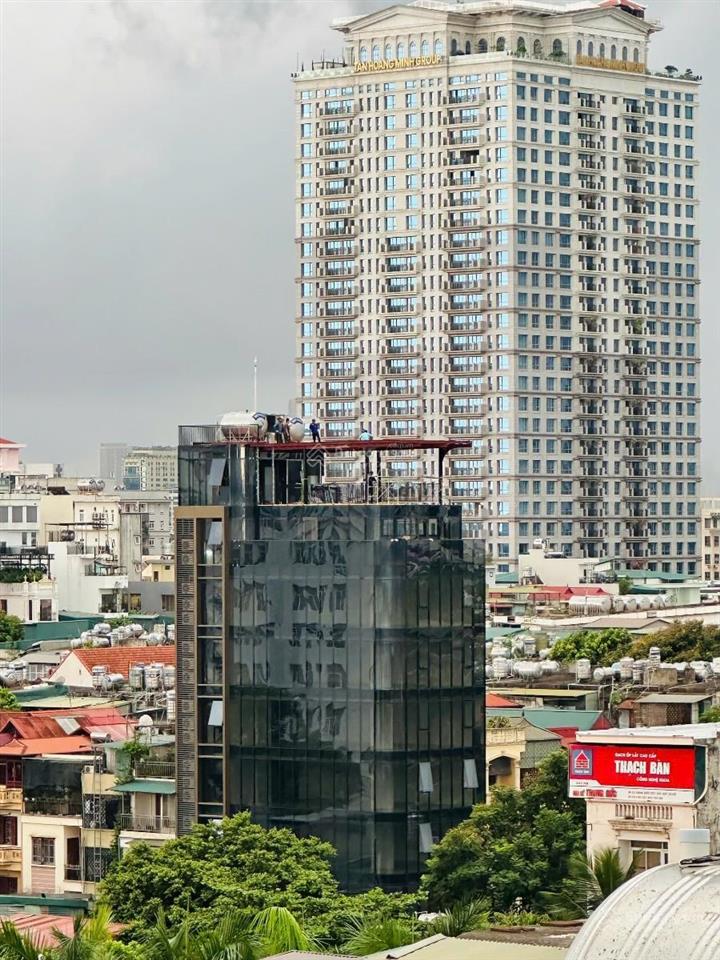 Toà văn phòng đẳng cấp cầu giấy  lô góc 2 mặt tiền  10 tầng thang máy  phân lô ô tô tránh