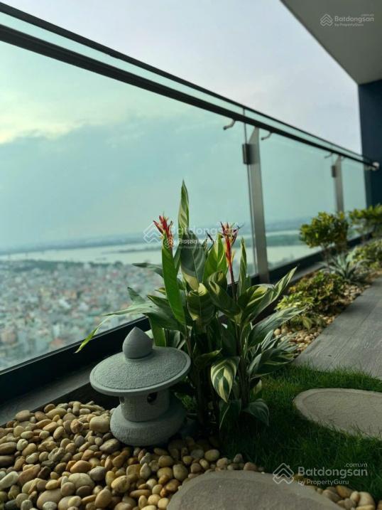 [cắt lỗ] chính chủ uỷ quyền cần bán nhanh căn 2n view sông hồng toà golden river full nội thất