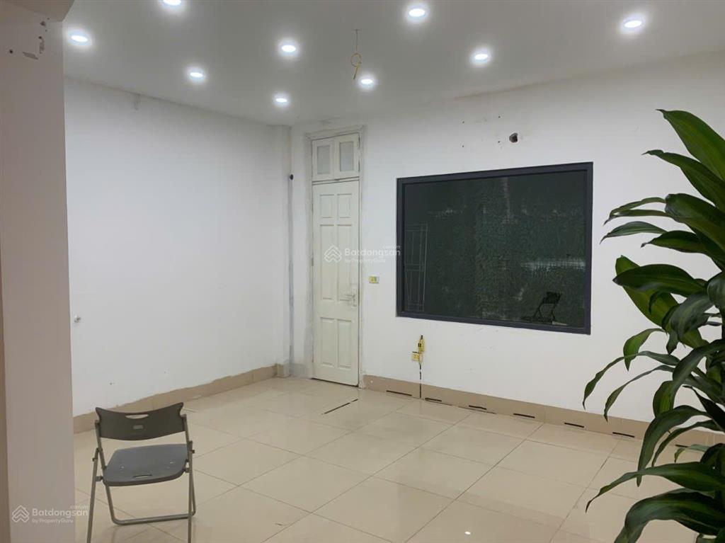 Cho thuê mặt bằng tầng 1 riêng biệt 100m² tại hoàng văn thái, giá chỉ 10 triệu