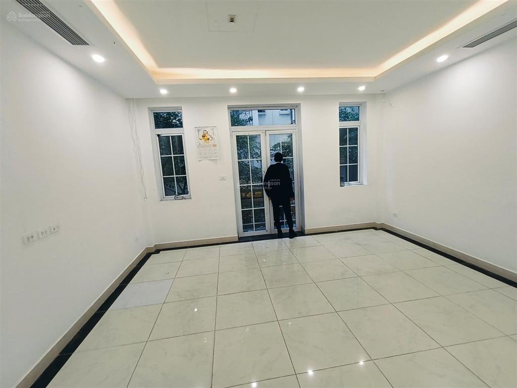 Cho thuê nhà liền kề đẹp nguyễn huy tưởng, thanh xuân. dt 75m2, 5 tầng. giá 35 triệu/tháng