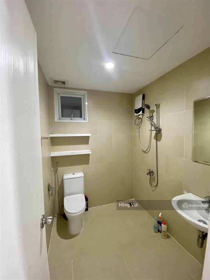 Cần bán căn góc 73m 2 phòng ngủ, 2wc giá 3.1 tỷ tặng kèm nội thất. 0938 821 ***