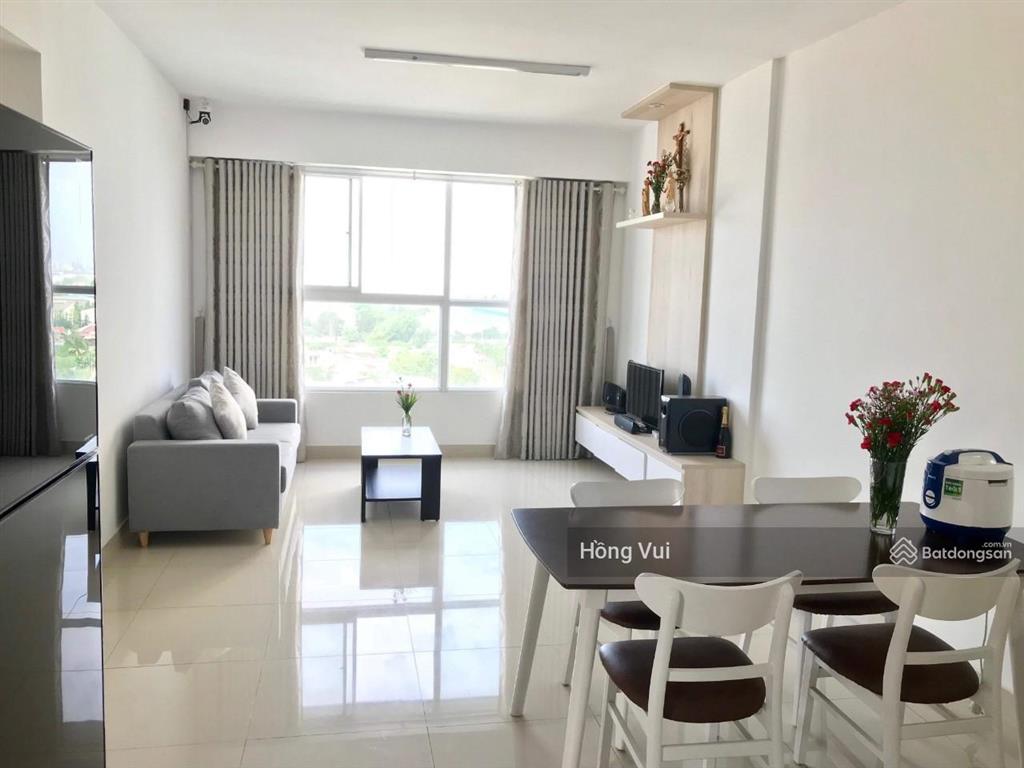 Cần bán căn góc 73m 2 phòng ngủ, 2wc giá 3.1 tỷ tặng kèm nội thất. 0938 821 ***