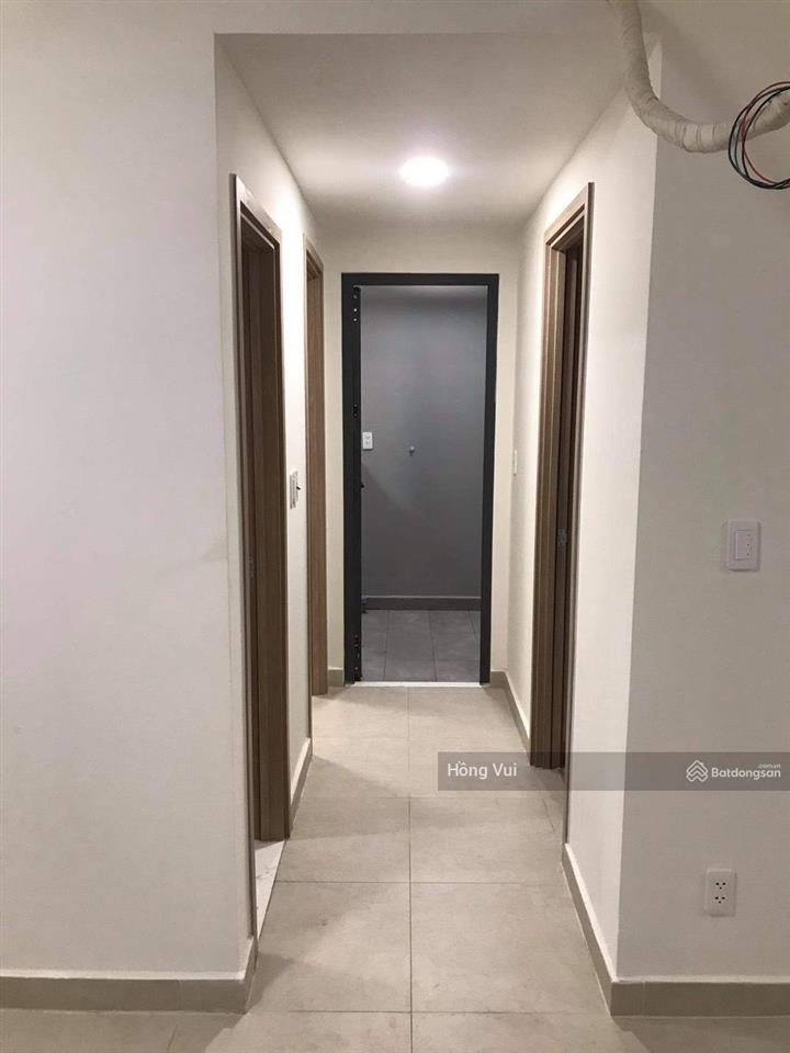 Chính chủ cần bán gấp căn góc giá 2,86 tỷ, sổ sẵn 2 phòng ngủ, 2 wc.  0938 821 ***