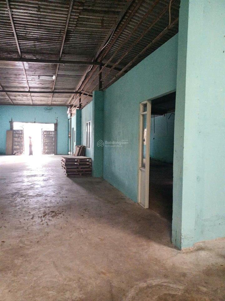 Cho thuê kho xưởng 300 m2 giá 13 triệu đồng 1 tháng, xã vl a đường xe tải 10 tấn.