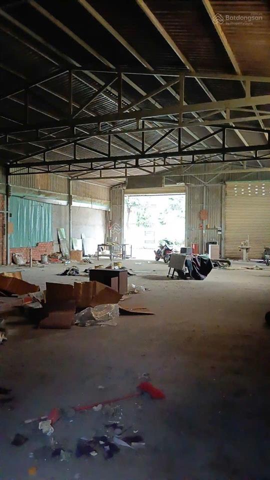 Cho thuê kho xưởng 360m2 giá 18 triệu đồng 1 tháng, tại vĩnh lộc a đường xe tải.