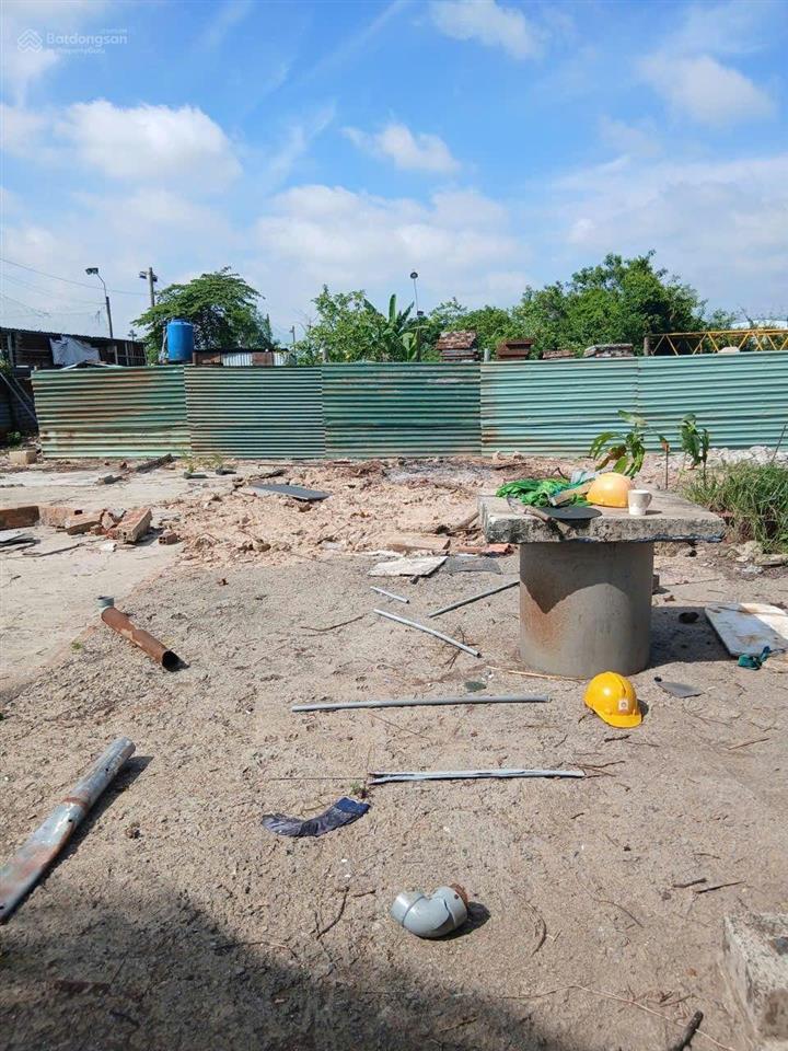 Cho thuê mặt bằng đất trống làm bãi giữ xe 1500m2 giá 15 triệu, đường xe container