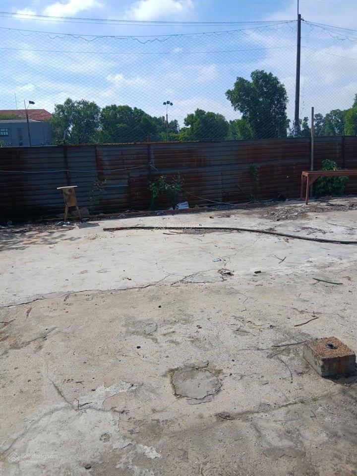 Cho thuê mặt bằng đất trống làm bãi giữ xe 1500m2 giá 15 triệu, đường xe container