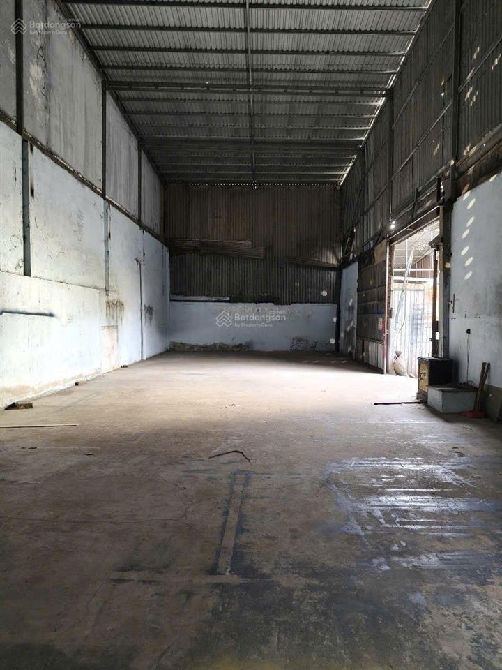 Cho thuê kho xưởng 250m2 giá 12 triệu, tại vĩnh lộc a đường xe tải 10 tấn thông suốt