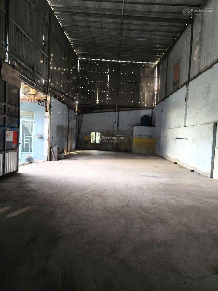 Cho thuê kho xưởng 250m2 giá 12 triệu, tại vĩnh lộc a đường xe tải 10 tấn thông suốt