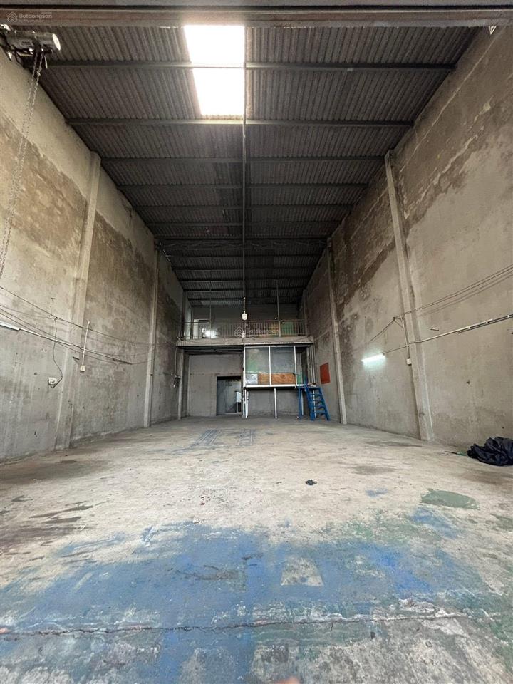 Cho thuê kho xưởng 250m2 giá 12 triệu, tại vĩnh lộc a đường xe tải 10 tấn thông suốt