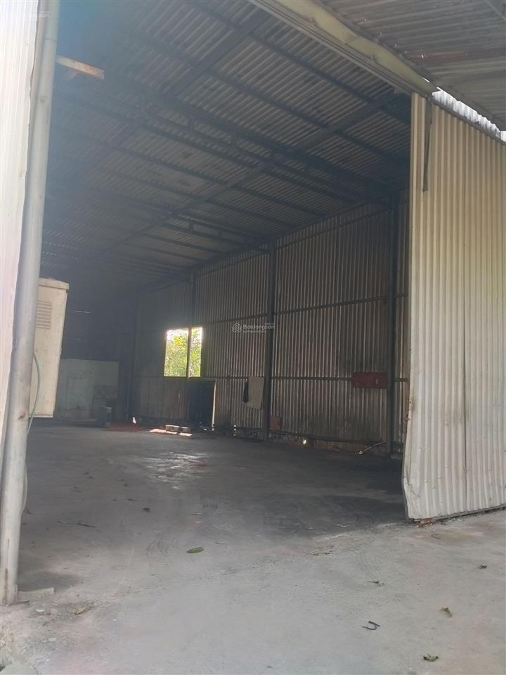 Cho thuê kho xưởng 240m2 giá 12 triệu đồng 1 tháng, vĩnh lộc a đường xe tải lớn