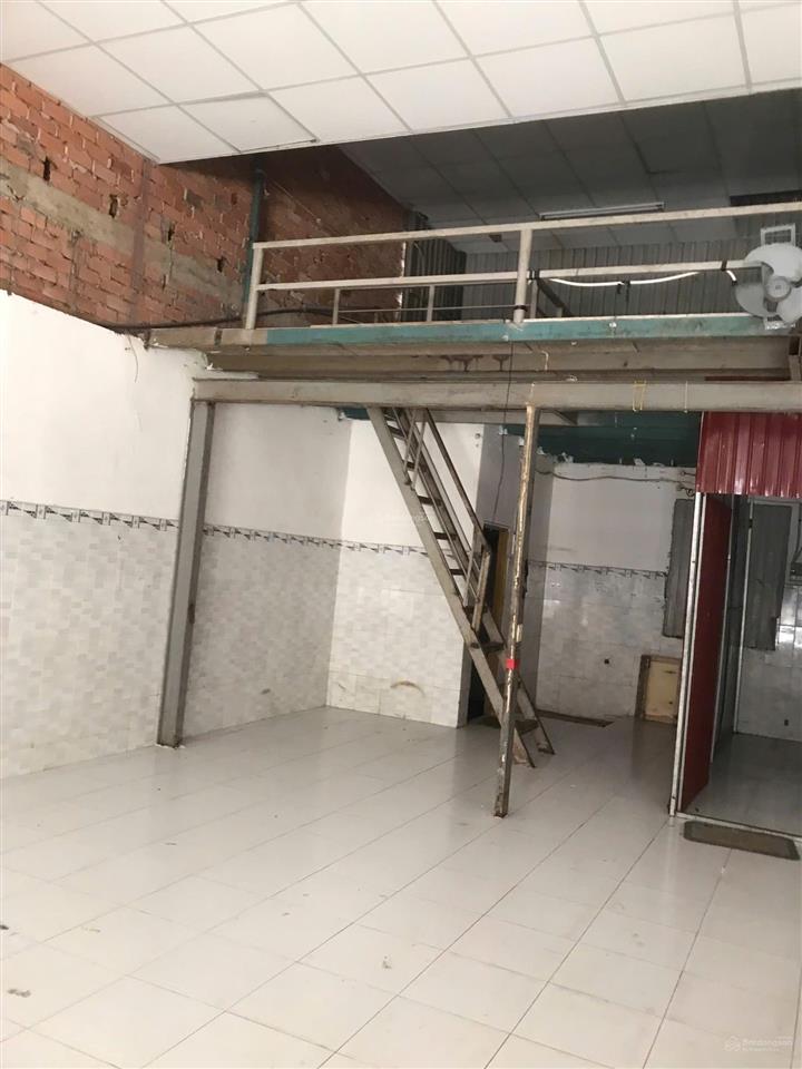 Cho thuê kho xưởng tdtsd kho 150 + 40 gác=190m2 giá 9 triệu/th, đường xe tải