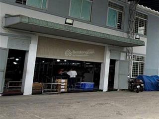 Cho thuê kho xưởng 2500m2 giá 165 triệu đồng 1 tháng, tại quận 12 đường xe container.