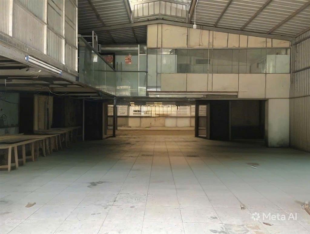 Cho thuê kho xưởng 650m giá 20 triệu đường xe tải lớn vla, bc tp hcm.