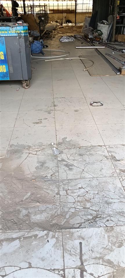 Cho thuê kho xưởng 650m giá 20 triệu đường xe tải lớn vla, bc tp hcm.