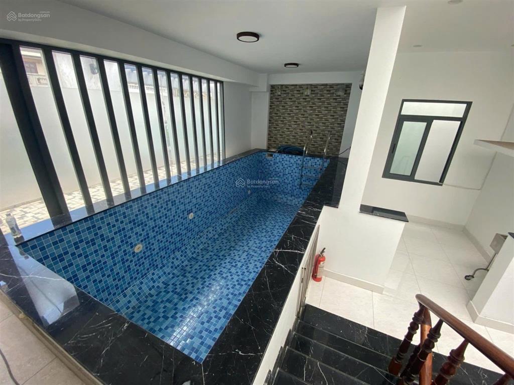 Nhà phố phú mỹ hưng mặt tiền đường phạm thái bường, giá tốt thích hợp mua làm tài sản lâu dài