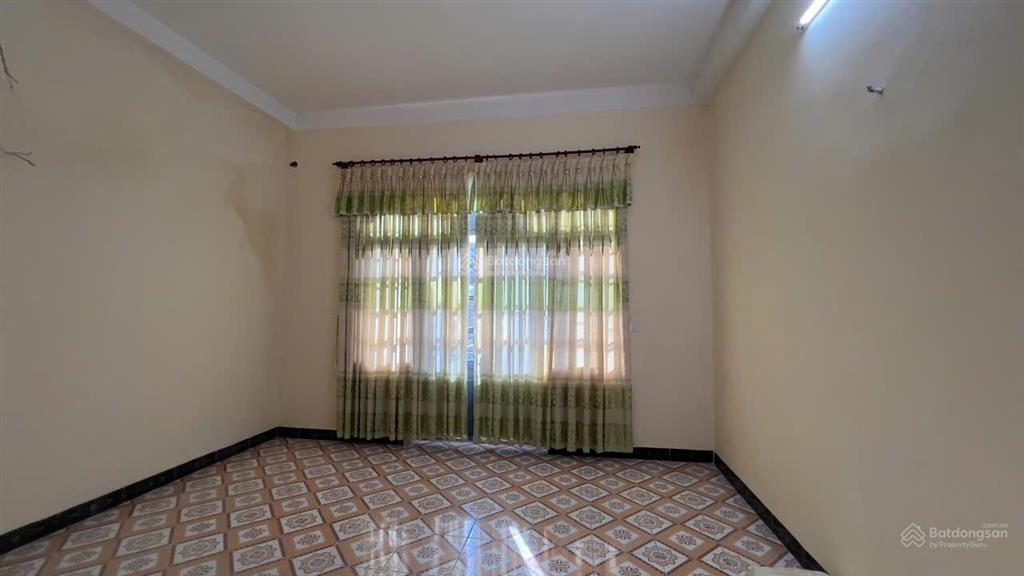 Nhà 1 trệt, 2 lầu hẻm 292 đường 30/4, hướng đông nam, gần chợ, ngân hàng, trường học  0908 924 ***