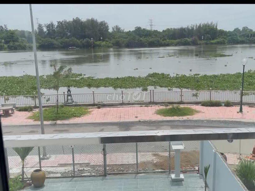 CHO THUÊ 160M² ĐẤT MẶT TIỀN – CHÂN CẦU BẾN LỨC, VIEW SÔNG