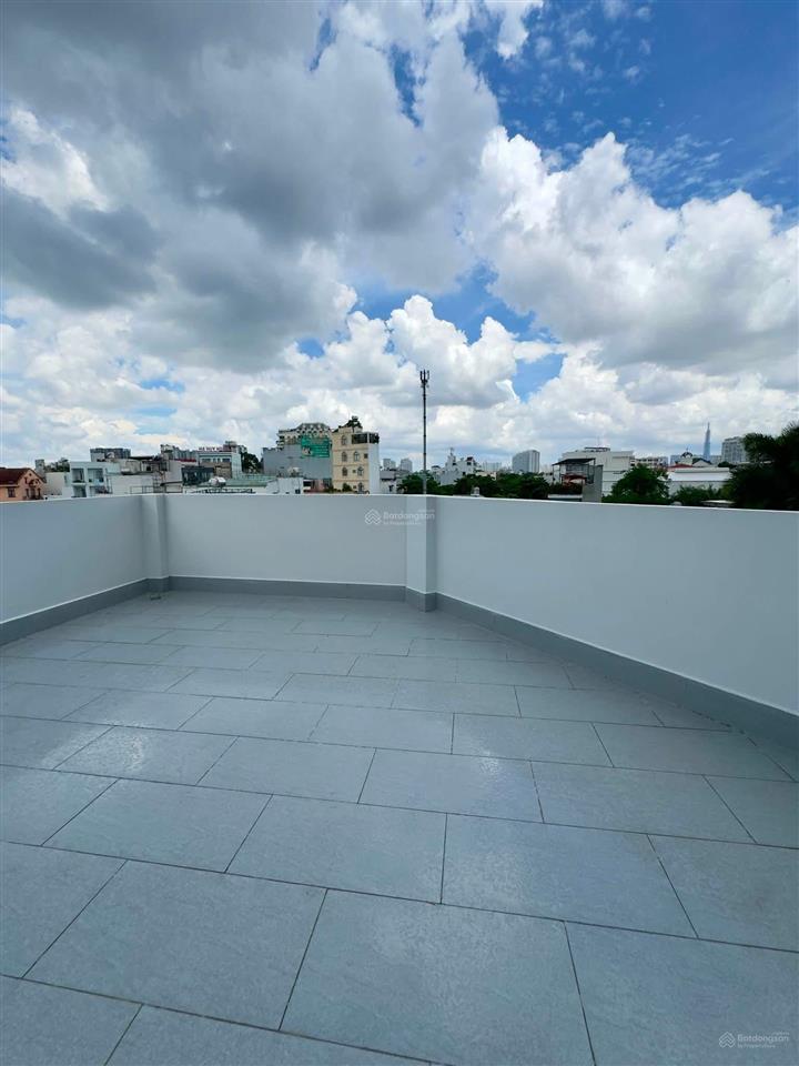 Bán nhà. 1 trệt 3 lầu cách mặt tiền nguyễn duy trinh 20 q2