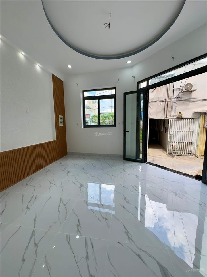 Bán nhà. 1 trệt 3 lầu cách mặt tiền nguyễn duy trinh 20 q2