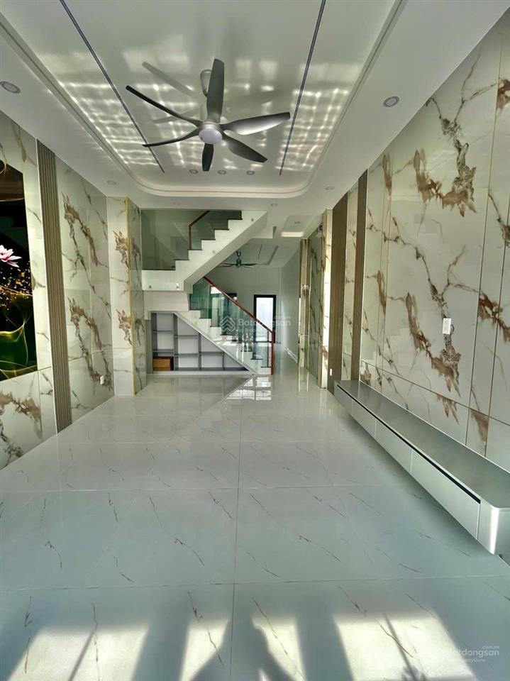 Bán căn liền kề gần đình phong phú, quận 9