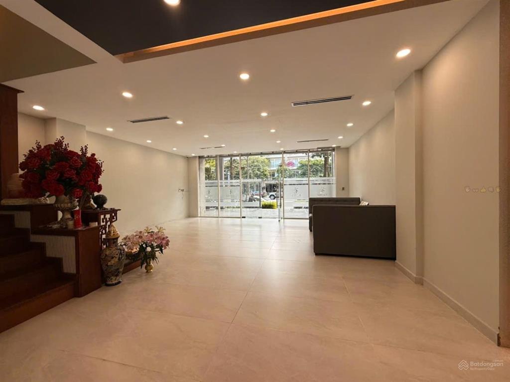 Giá cho thuê tốt, shophouse sarimi sala đường nguyễn cơ thạch 5 tầng, diện tích sàn 700m²