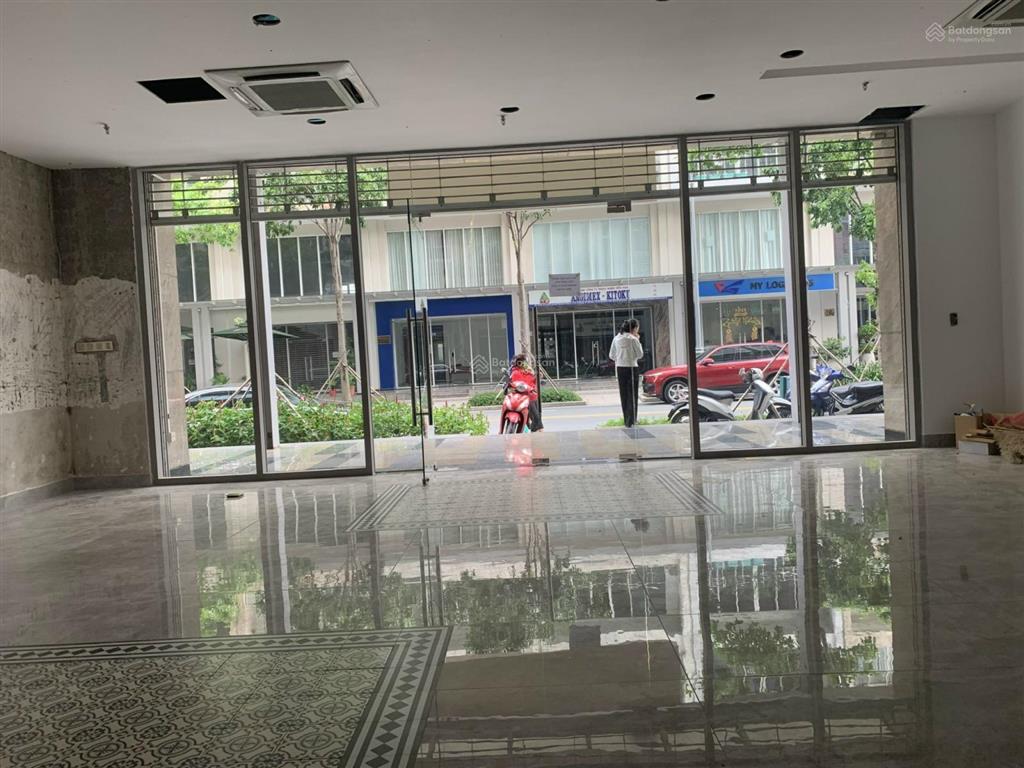 Cho thuê shophouse sala kết cấu 1 trệt, 2 lầu tổng diện tích 270m2 giá tốt chỉ 90 triệu/tháng
