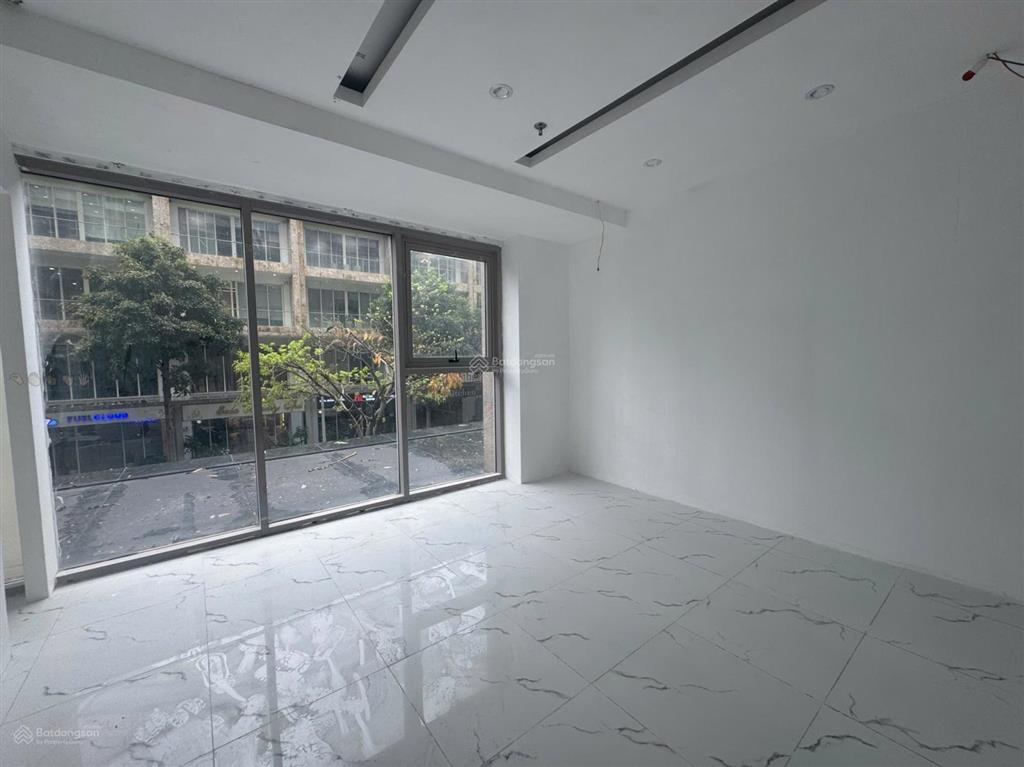 Cho thuê nguyên căn shophouse sarimi sala kết cấu 1 trệt, 2 lầu dt 7x11.5m giá tốt 90 triệu/th