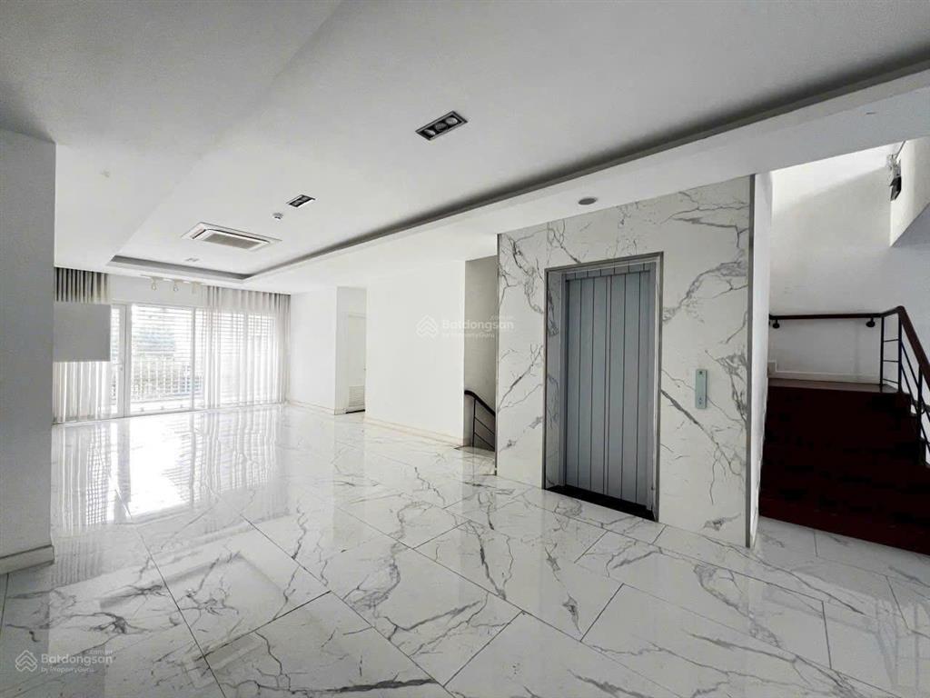 Giá bán tốt shophouse trục chính nguyễn cơ thạch sala diện tích 7x24m, 1 hầm, 4 lầu với 700m2