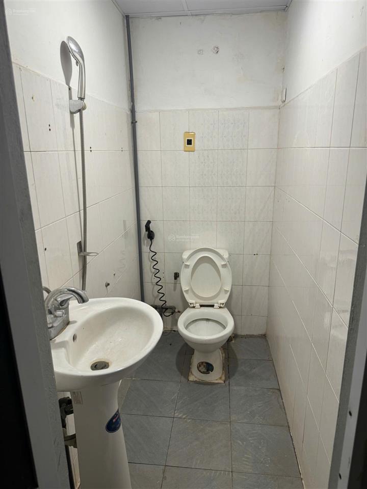 Cho thuê nhà nguyên căn, dt 70 m², ngõ ô tô tránh tại số 21, ngách 37, ngõ 167 tây sơn, hà nội