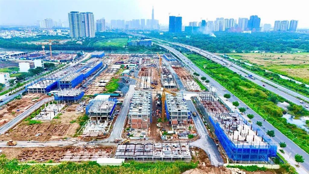 Nhà phố senturia an phú, diện tích 6x15m, giá tốt