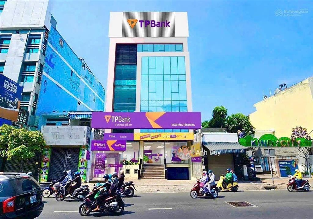 Vị trí kim cương. ngang 31m mặt tiền phạm văn đồng (551m2). xd hầm + 8 tầng. hđt 140tr/m2. 129 tỷ