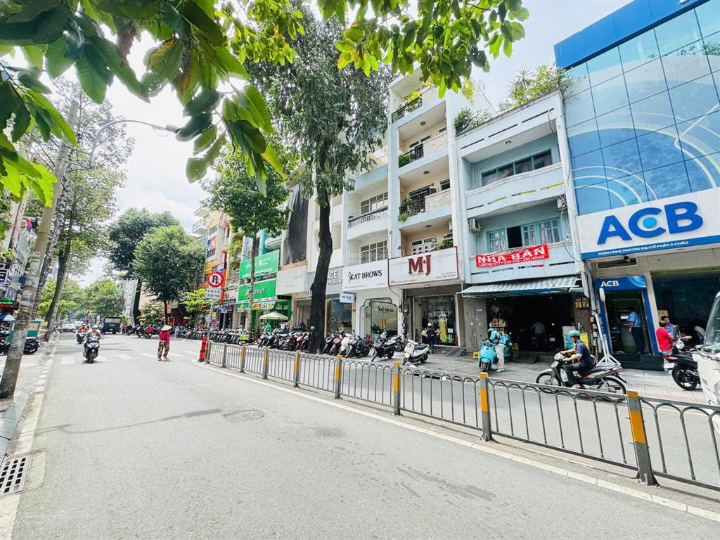 Tòa trung tâm thương mại 10 tầng 3300m2 trần hưng đạo, q5. hđt 30000 usd/tháng. giá bán 280 tỷ