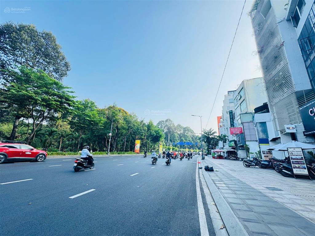 Ngộp bank bán nhanh mặt tiền cao thắng, p4, q3. dt 9.3 x 20m (183m2). xd 11 tầng. giá 79 tỷ