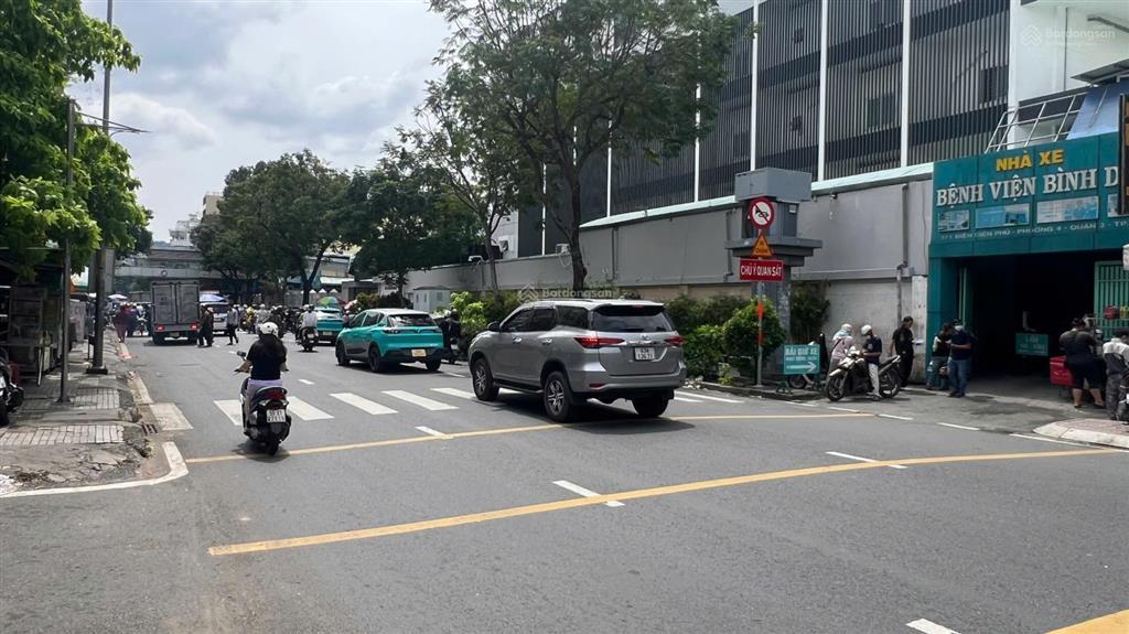 Ngộp bank hạ giá 16 tỷ góc 2 mặt tiền huỳnh văn bánh, p12,q. phú nhuận. 14 x 21m (284m2). 54 tỷ