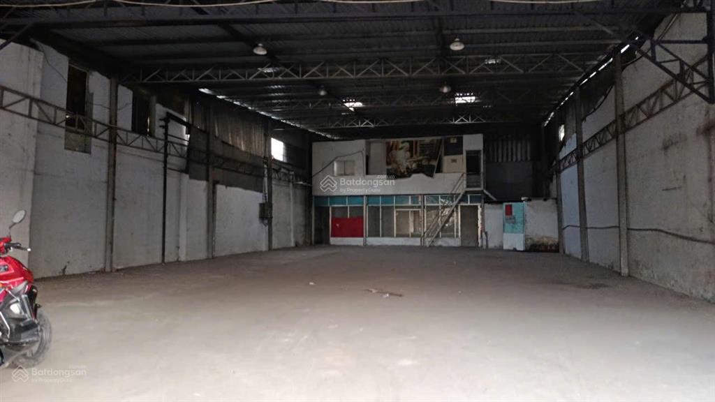 Kho xưởng 400m mặt tiền ql 1a cont 24/24 điện 3 pha ngay ngã 4 bình phước chợ đầu mối