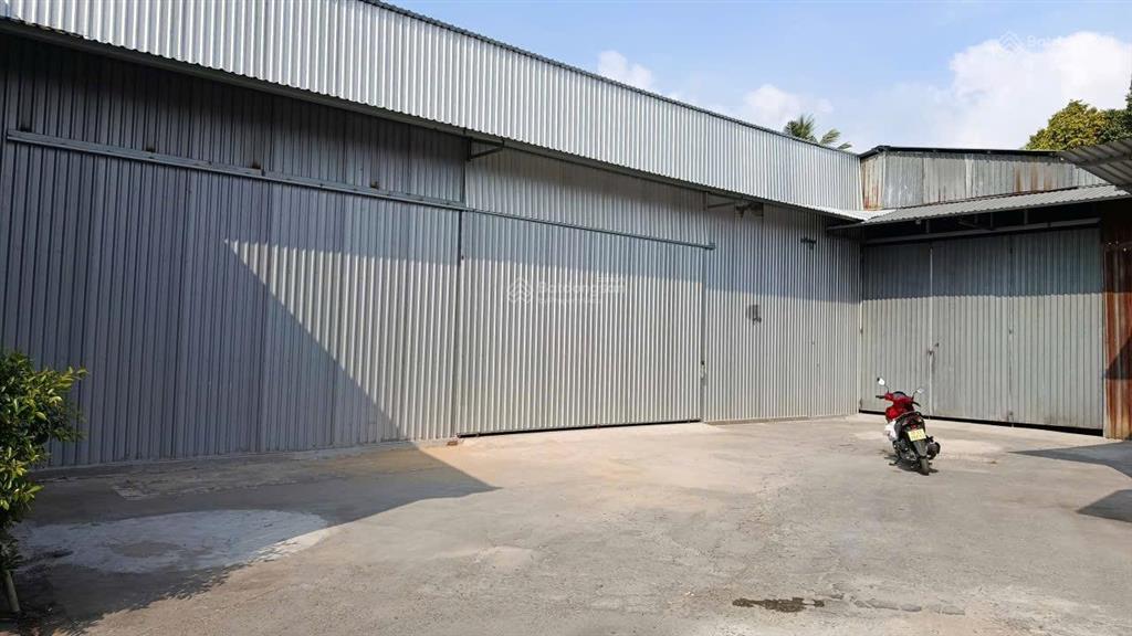Kho xưởng 1000m2 xe cont 24/24 3 pha sạch đẹp ngay vĩnh phú ql 13