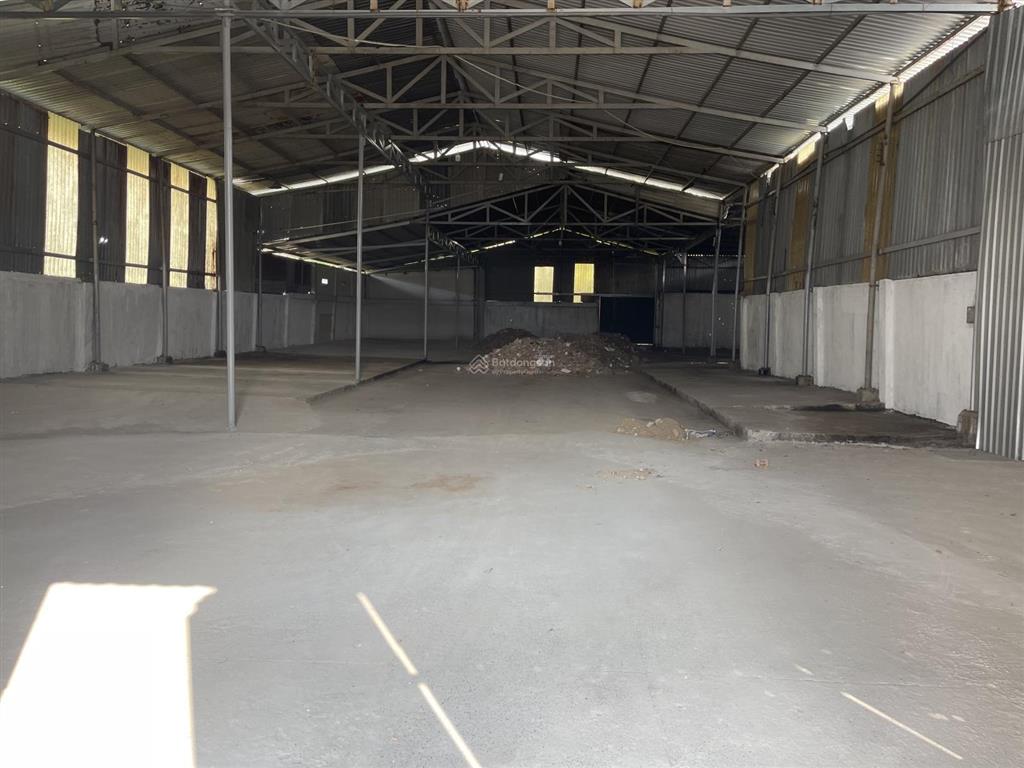 Kho xưởng 1000m2 xe cont 24/24 3 pha sạch đẹp ngay vĩnh phú ql 13