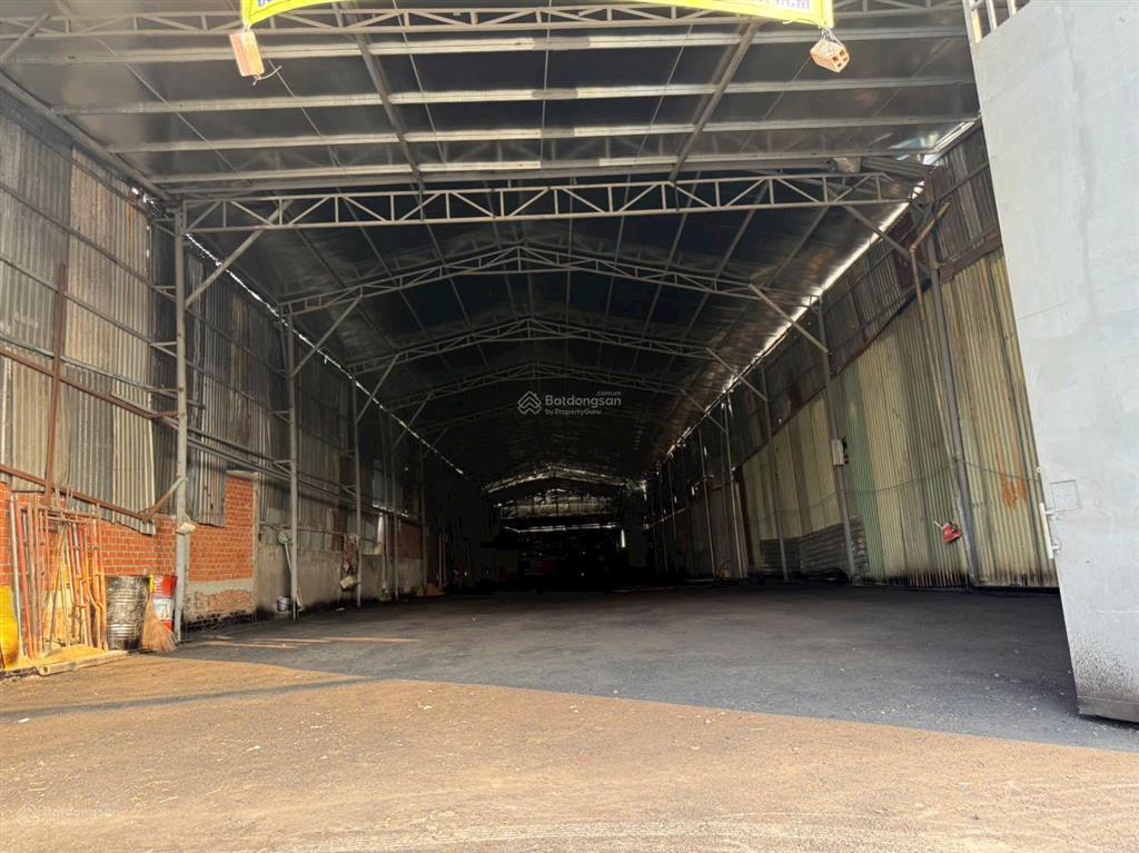 Mbkd kho xưởng 900m mặt tiền ql1a ngã 4 bình phước kd đa ngành