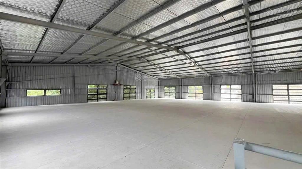 Mặt bằng kinh doanh kho xưởng 1200m, 1 trệt 1 lầu mới sạch đẹp ngay ql 13, vạn phúc, phạm văn đồng