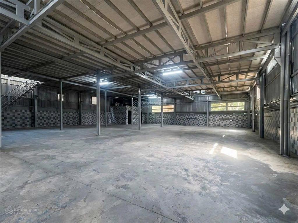 Mặt bằng kinh doanh kho xưởng 1200m, 1 trệt 1 lầu mới sạch đẹp ngay ql 13, vạn phúc, phạm văn đồng