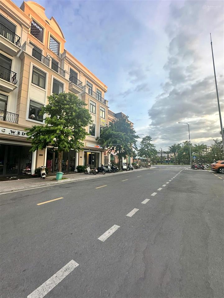 4,6 tỷ sở hữu ngay shophouse 2 mặt tiền hoàn thiện nội thất  sẵn vận hành cho thuê 15 triệu/tháng.