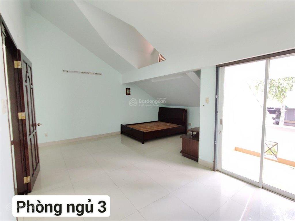 Bán nhà 1 trệt 1 lầu, đường số 5 kdc nam long 1