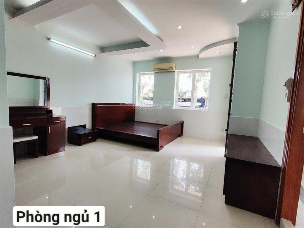Bán nhà 1 trệt 1 lầu, đường số 5 kdc nam long 1
